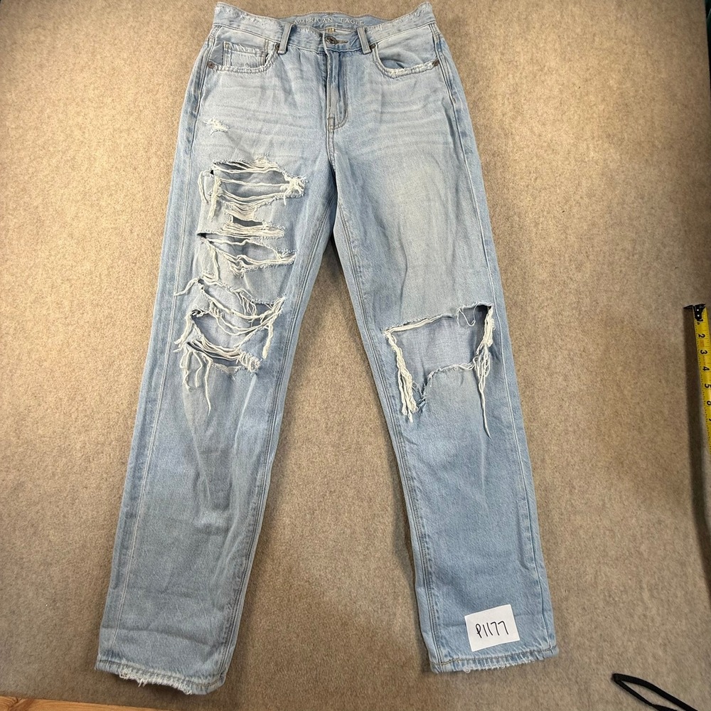 American Eagle Distressed Straight Leg Jeans Light Wash Size 4 Regular P1177